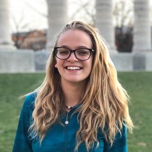 Meet your Posher, Abigail